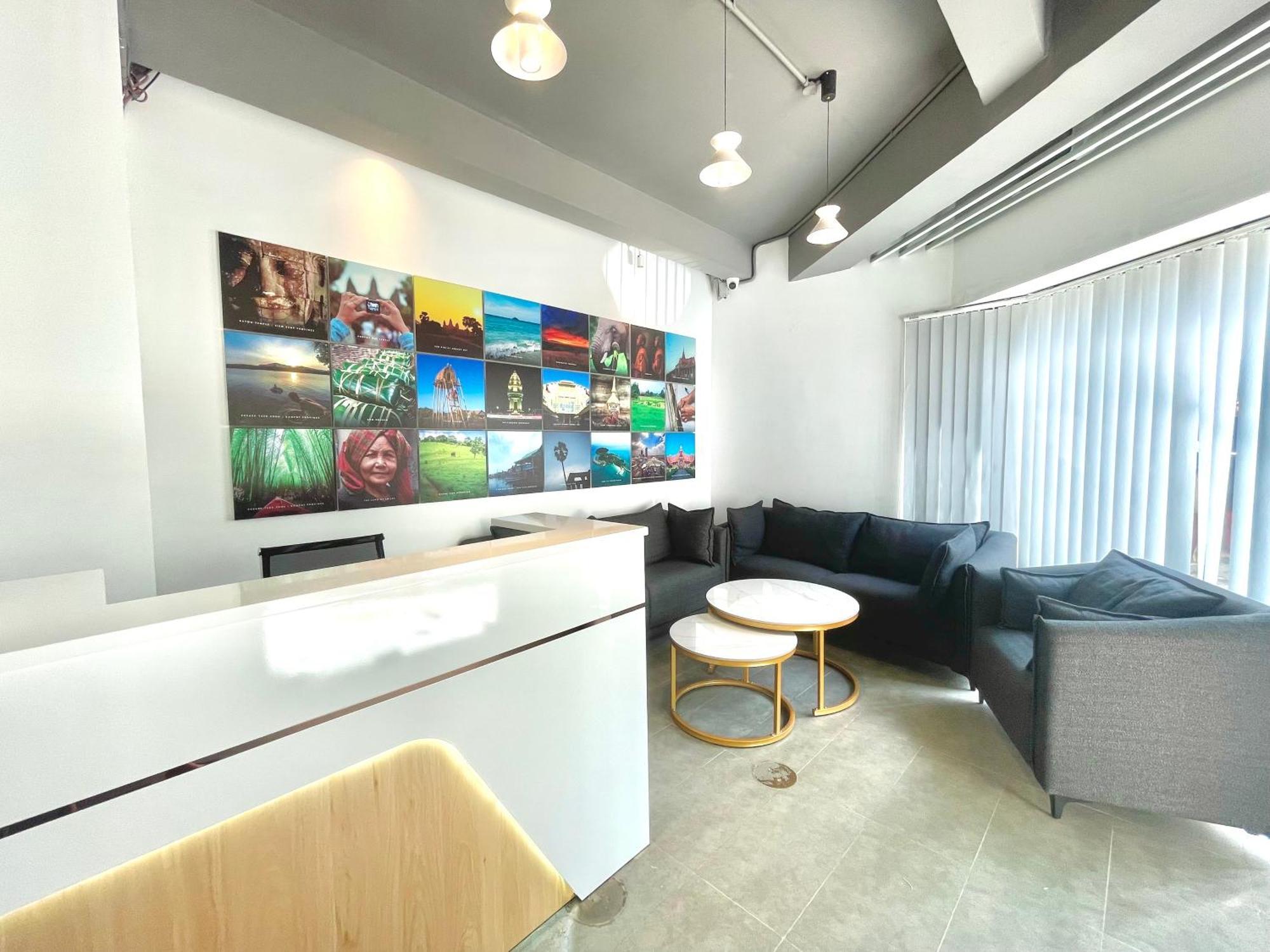 Sky Hotel Central Phnom Penh - Rooms & Apartments Exterior photo
