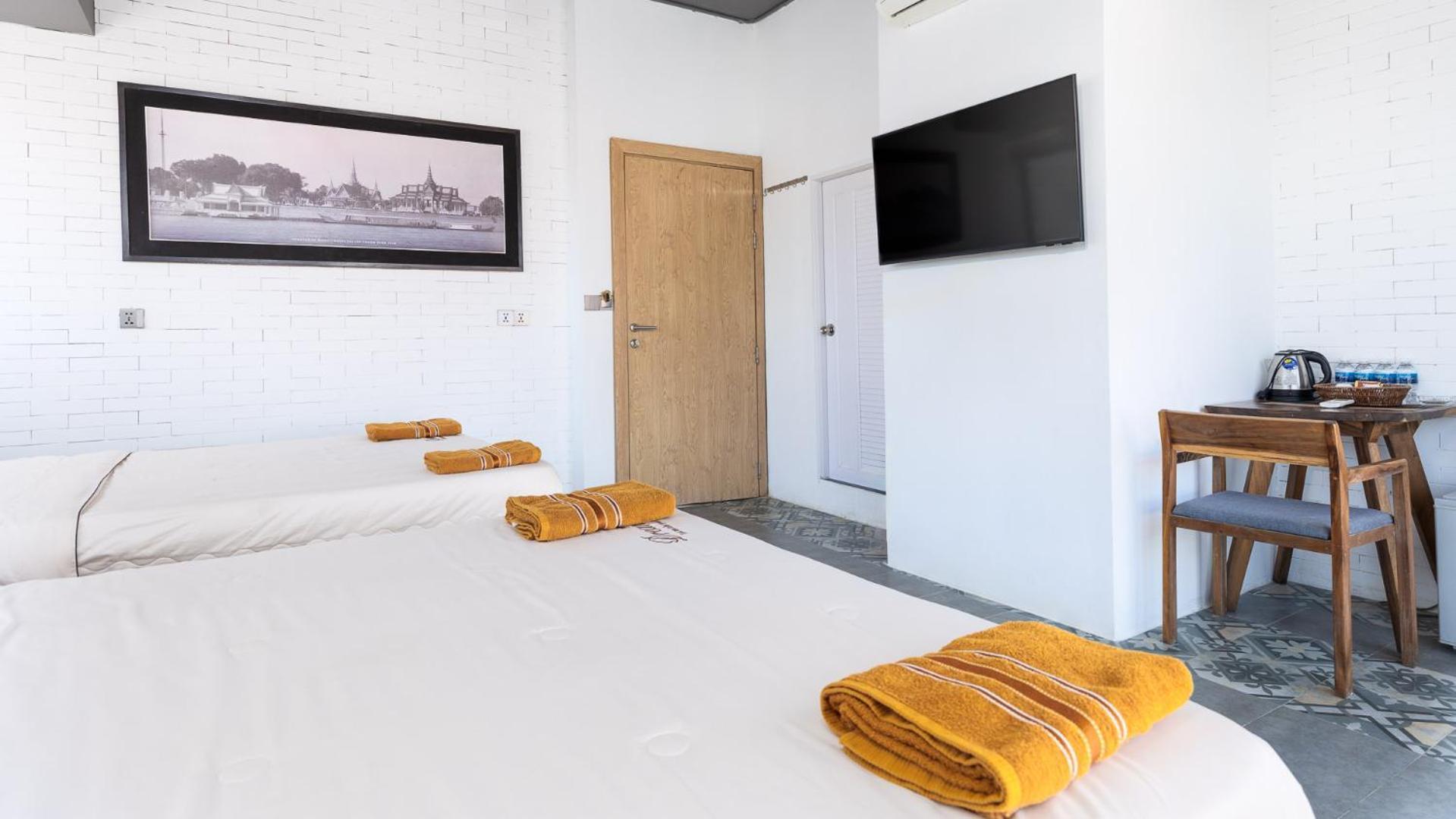 Sky Hotel Central Phnom Penh - Rooms & Apartments Exterior photo