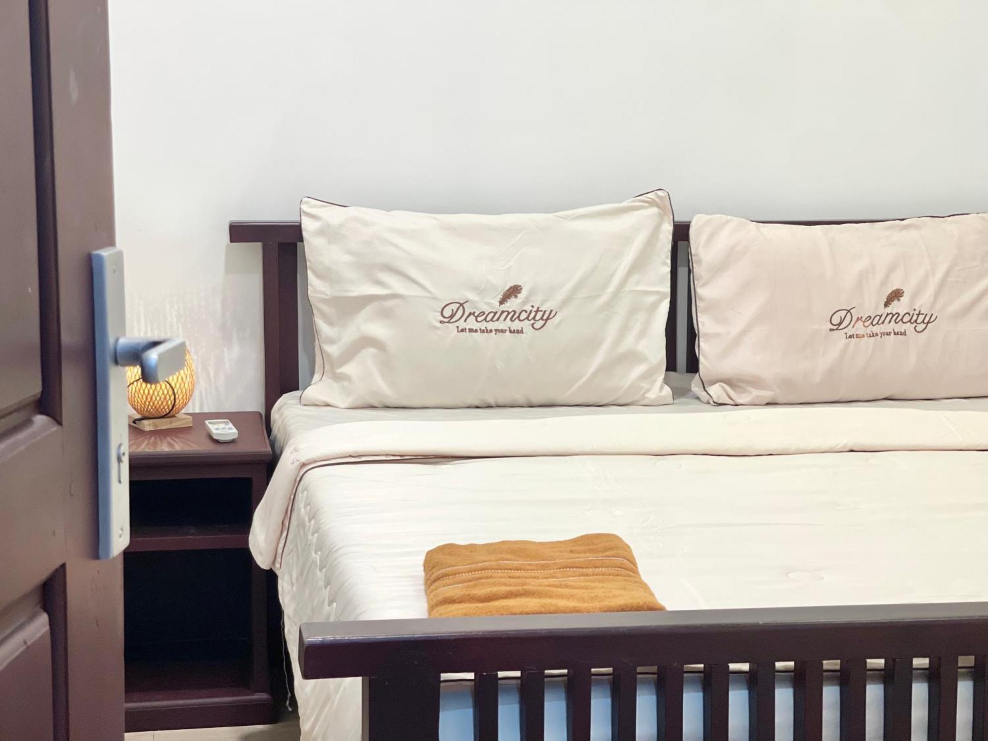 Sky Hotel Central Phnom Penh - Rooms & Apartments Exterior photo